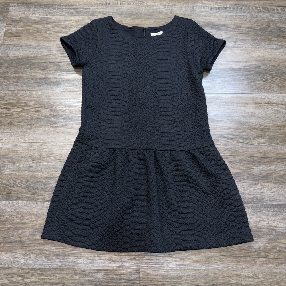 Forever 21 Drop-Waist Mini Dress Womens M Black Textured Fabric Short Sleeve